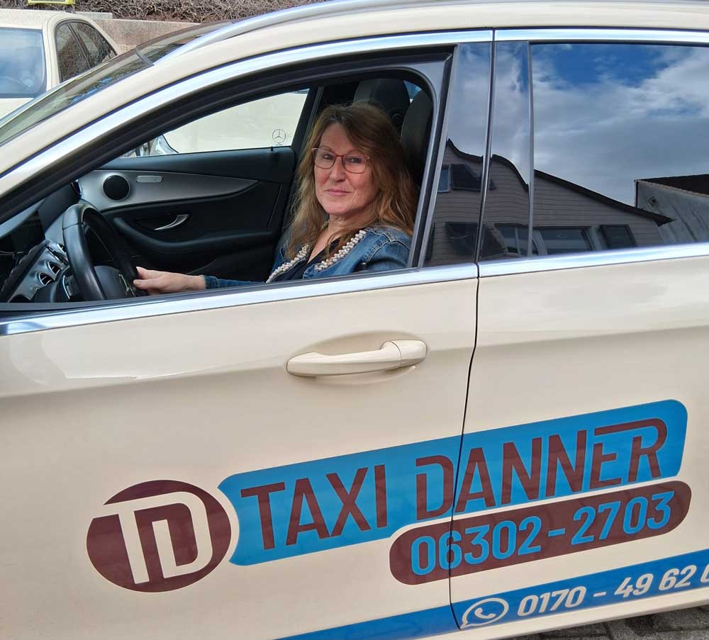 Taxi Doiris Danner unterwegs